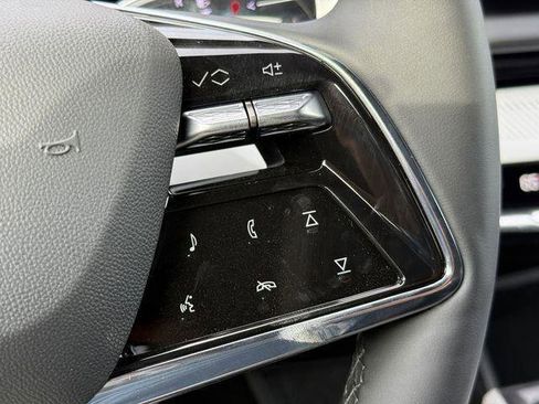 New 2025 Cadillac Optiq Sport 1 image 27