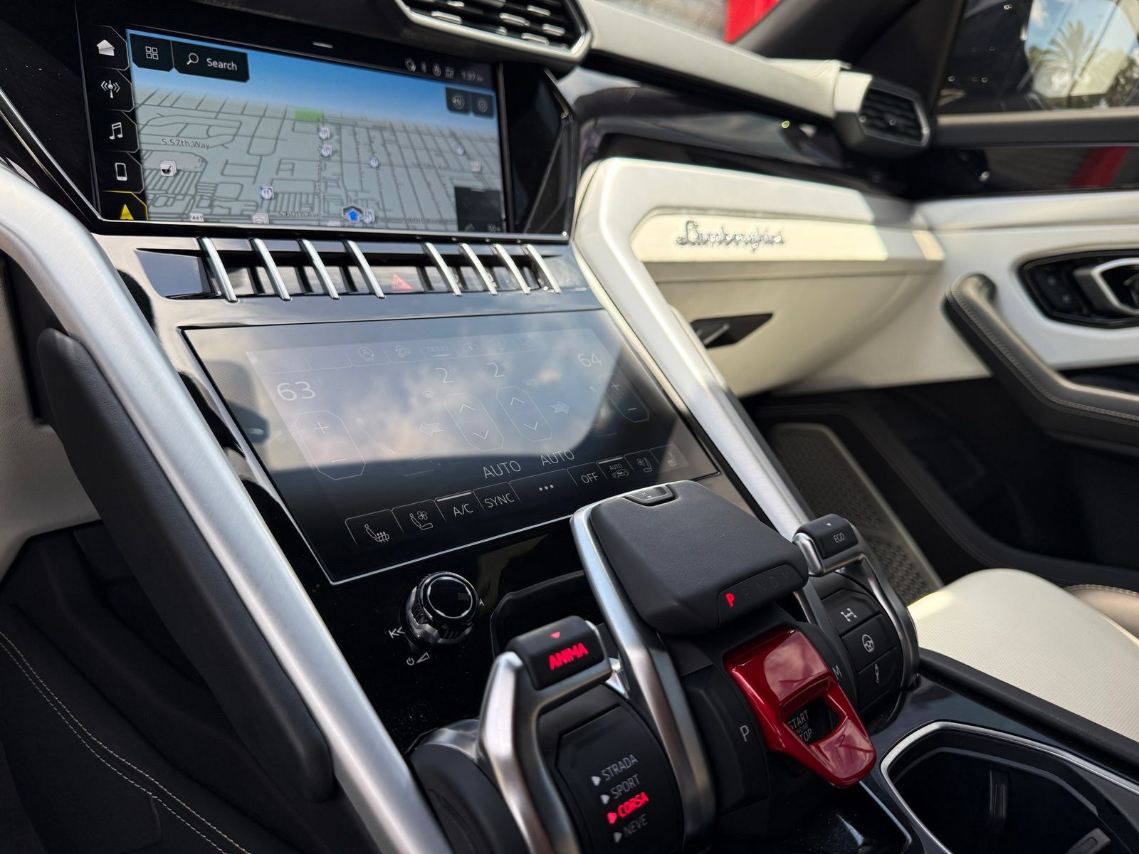 Used 2022 Lamborghini Urus AWD/4WD image 33