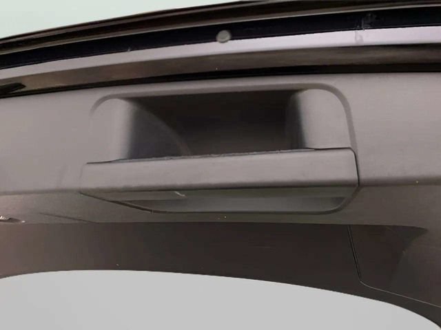 Used 2023 Volkswagen Tiguan SE w/ Panoramic Sunroof Package FWD image 10