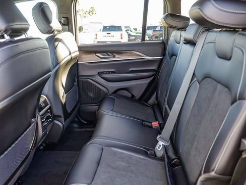 New 2026 Jeep Grand Cherokee Altitude AWD/4WD image 20