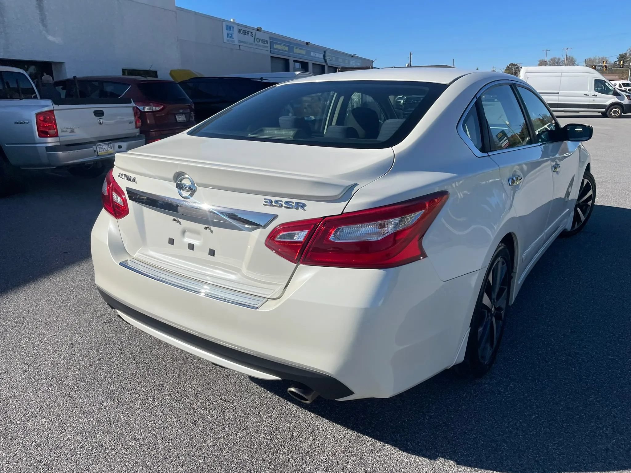 Used 2016 Nissan Altima 3.5 SR FWD image 22