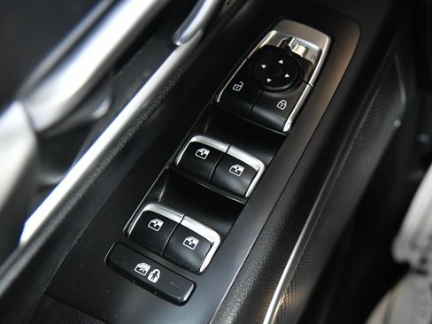 Used 2022 Kia Telluride LX image 31