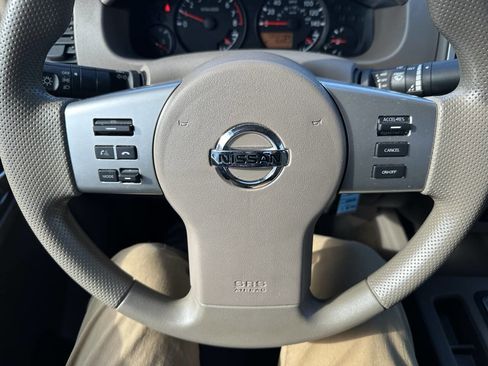 Used 2017 Nissan Frontier SV image 16