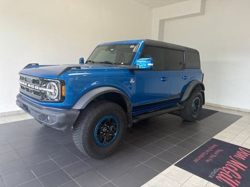Used 2021 Ford Bronco Outer Banks w/ Sasquatch Package AWD/4WD image 1