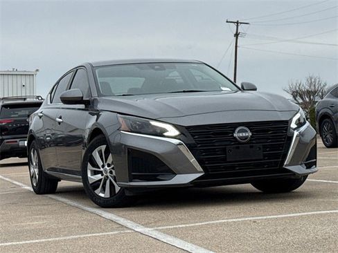 Used 2023 Nissan Altima 2.5 S image 1