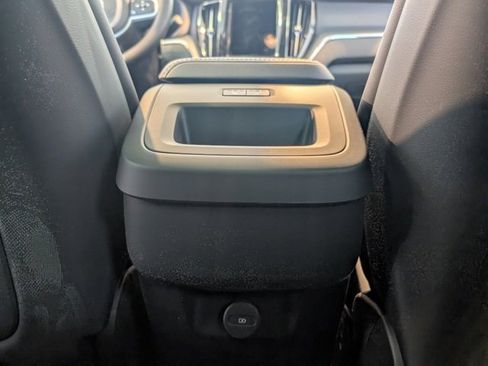 Used 2025 Volvo XC60 B5 Core w/ Protection Package Premier image 26