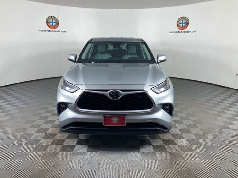 Used 2022 Toyota Highlander LE image 17