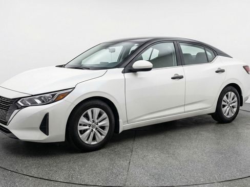 Used 2025 Nissan Sentra S image 2