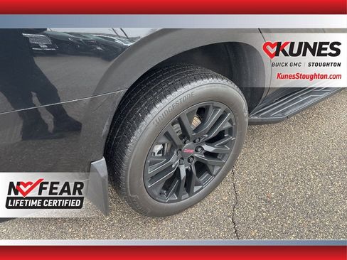 Used 2023 GMC Yukon SLE image 7