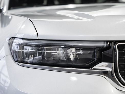 Used 2024 Jeep Grand Cherokee L Limited w/ Luxury Tech Group II image 14