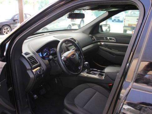 Used 2018 Ford Explorer XLT w/ Equipment Group 201A image 12