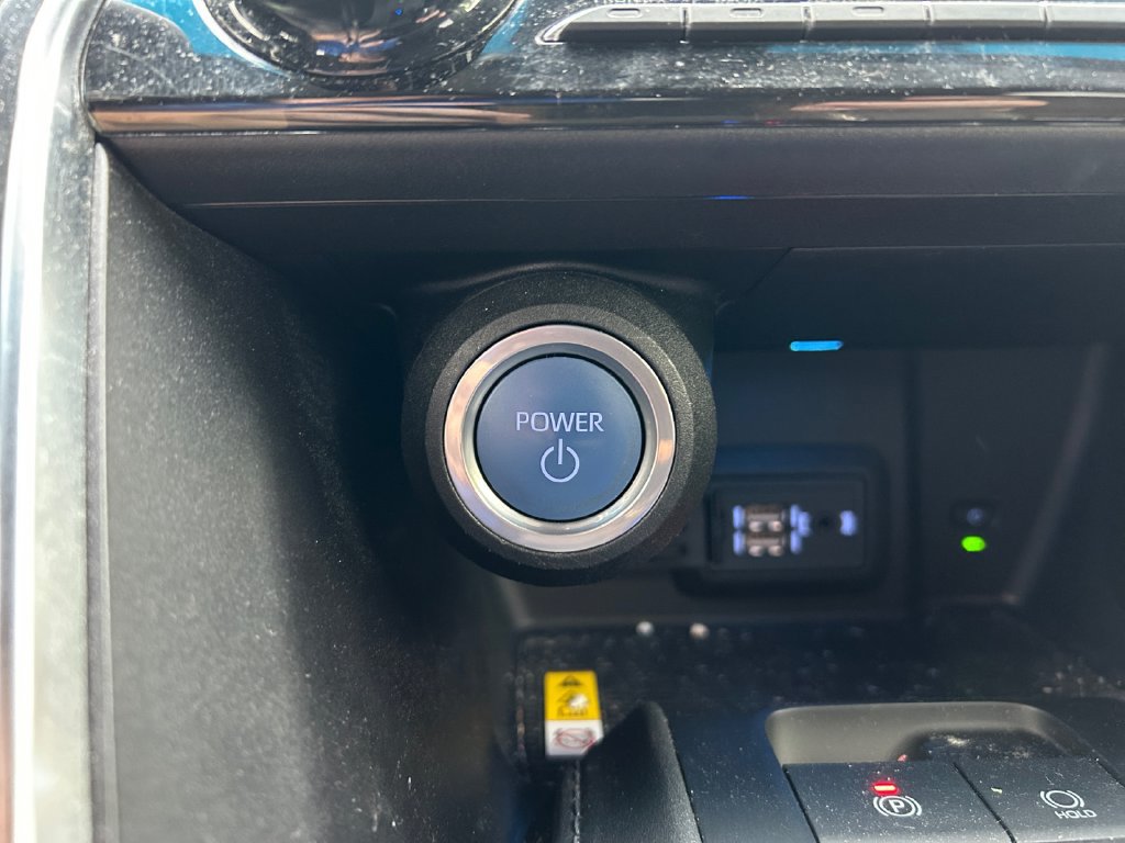 Used 2021 Toyota Venza LE AWD/4WD image 27