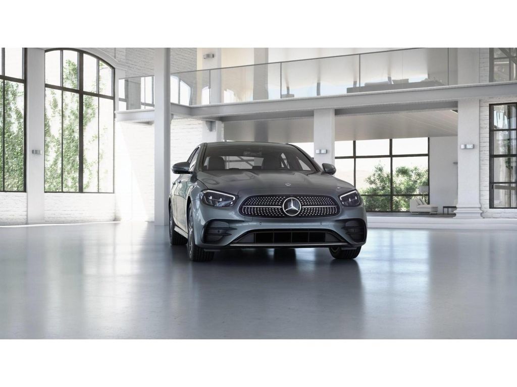 Used 2023 Mercedes-Benz E 350 4MATIC Sedan image 9