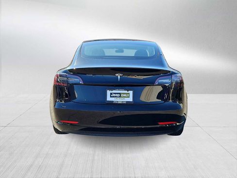 Used 2023 Tesla Model 3 Standard Range image 7