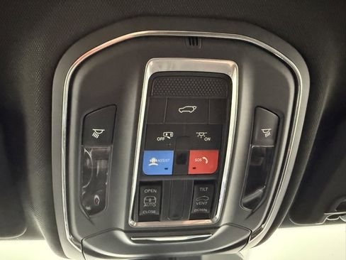 New 2026 Jeep Grand Cherokee Laredo image 32