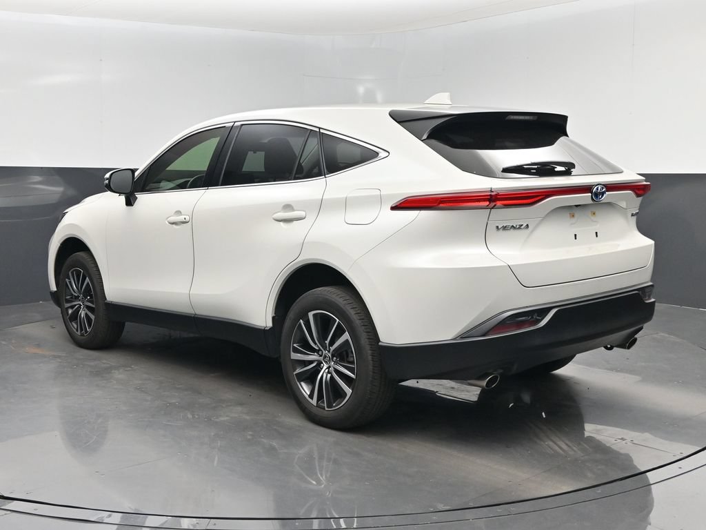 Used 2022 Toyota Venza LE AWD/4WD image 4