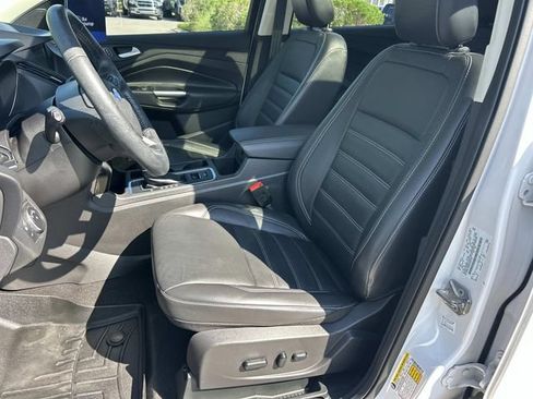 Certified 2019 Ford Escape Titanium AWD/4WD image 31