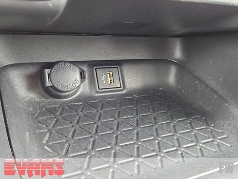 Used 2025 Toyota RAV4 XLE AWD/4WD image 10