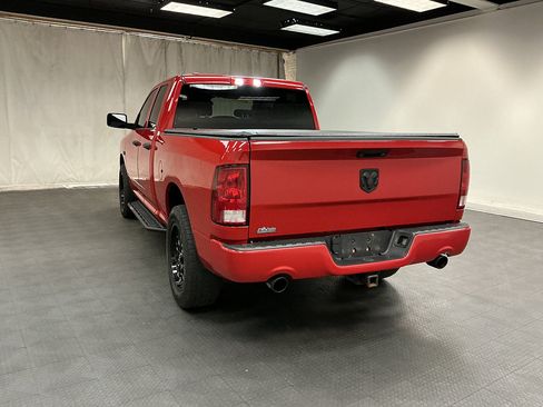 Used 2018 RAM 1500 Express AWD/4WD image 3