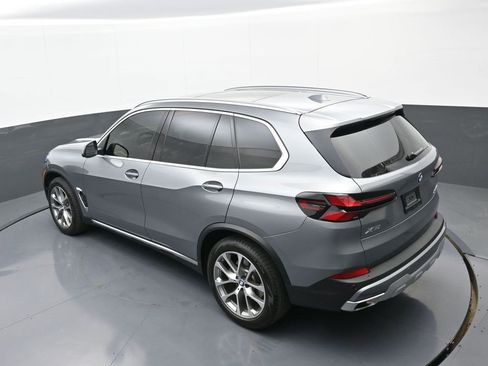 Used 2024 BMW X5 xDrive40i w/ Premium Package image 34