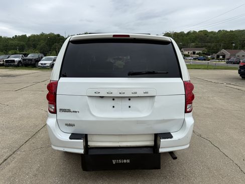 Used 2012 Dodge Grand Caravan SXT FWD image 9