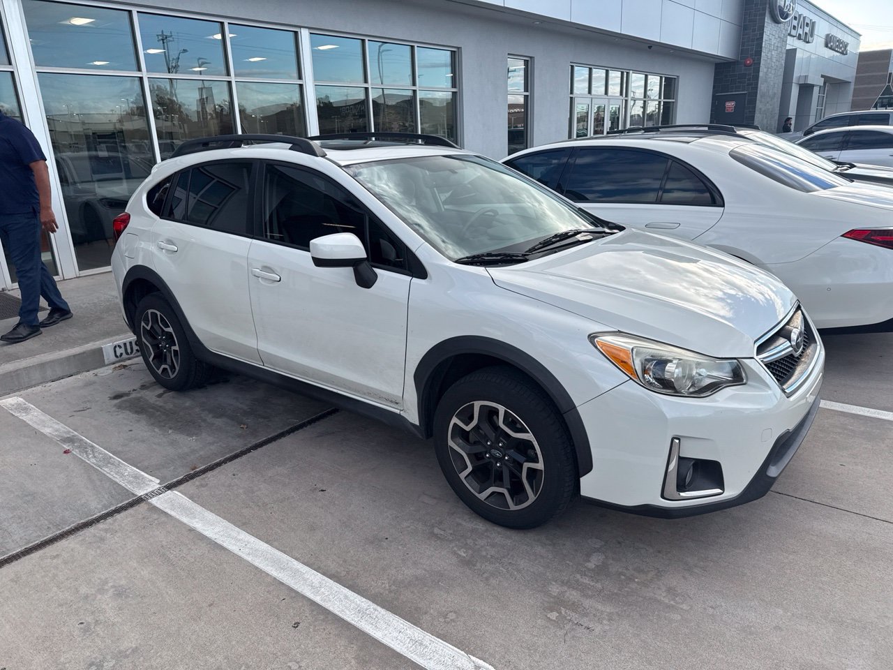 Used 2017 Subaru Crosstrek 2.0i Premium w/ Moonroof Package AWD/4WD image 12