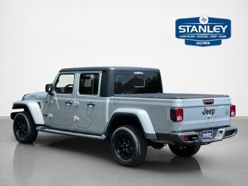 Used 2022 Jeep Gladiator Sport AWD/4WD image 5