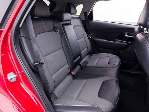 Certified 2022 Kia Niro EX image 34