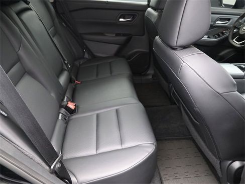 Used 2024 Nissan Rogue SV w/ SV Premium Package image 33