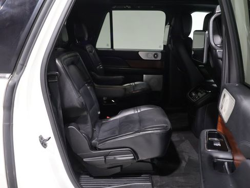 Used 2019 Lincoln Navigator L Reserve AWD/4WD image 19