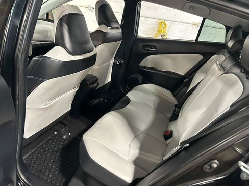 Used 2022 Toyota Prius Limited FWD image 13