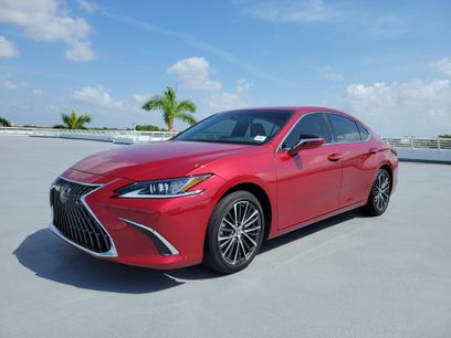 Certified 2025 Lexus ES 350 w/ Premium Package