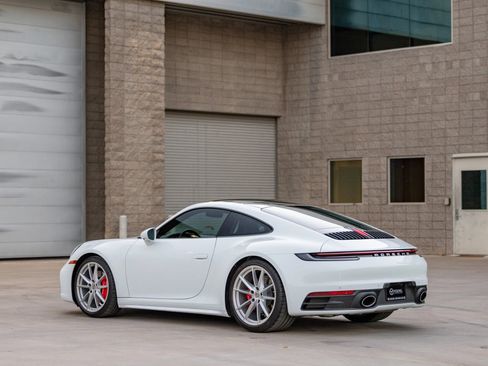Used 2022 Porsche 911 Carrera S RWD image 6