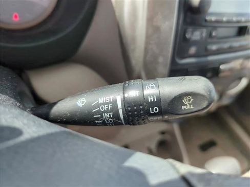 Used 2005 Toyota RAV4 2WD image 12