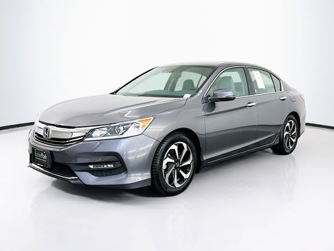 Used 2017 Honda Accord EX image 3