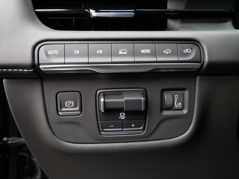 Certified 2024 Cadillac Escalade Sport Platinum w/ LPO, ONYX Package image 8