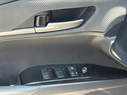 Used 2025 Toyota Camry SE w/ Convenience Package FWD image 5