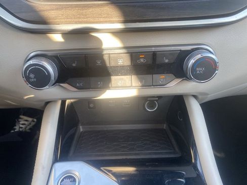 Used 2023 Nissan Altima 2.5 SV w/ SV Premium Package image 25