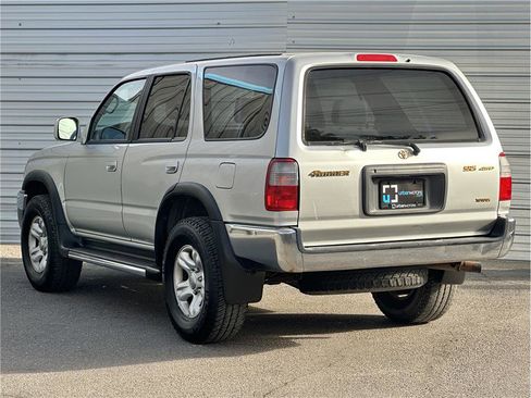 Used 2000 Toyota 4Runner SR5 image 12