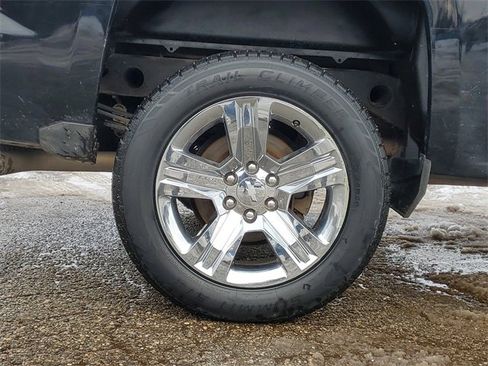 Used 2018 Chevrolet Silverado 1500 Custom w/ Custom Value Package image 5