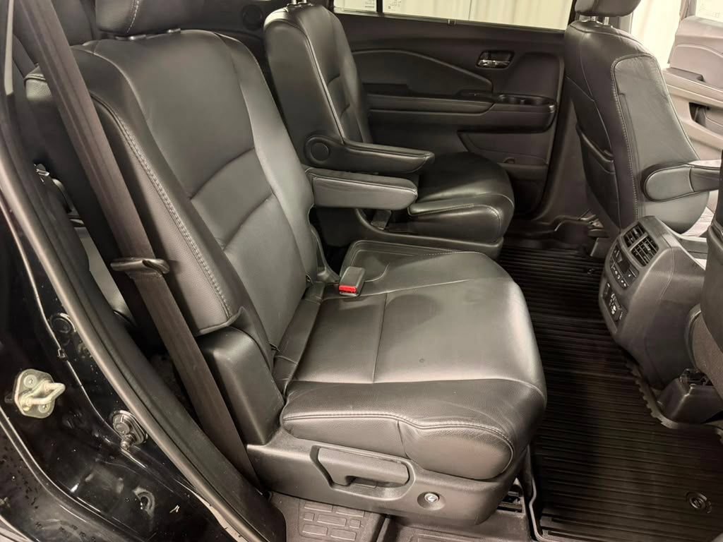 Used 2020 Honda Pilot Touring image 39