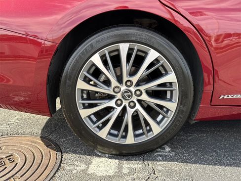 Used 2021 Lexus ES 300h w/ Premium Package image 17