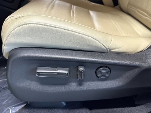 Used 2022 Honda CR-V Touring image 15