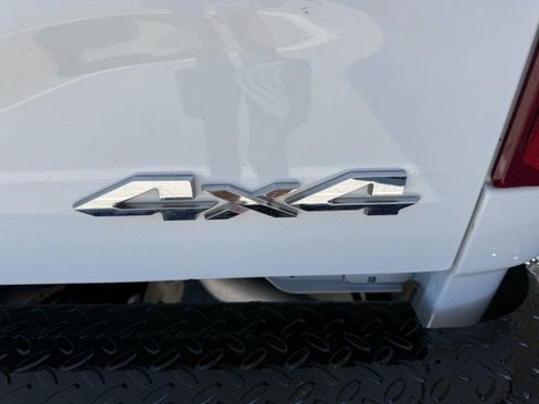 Used 2022 RAM 2500 Tradesman w/ Chrome Appearance Group AWD/4WD image 16