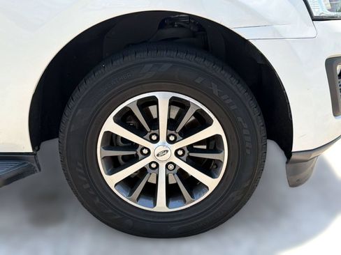 Used 2019 Ford Expedition Max XLT w/ Equipment Group 201A RWD image 13