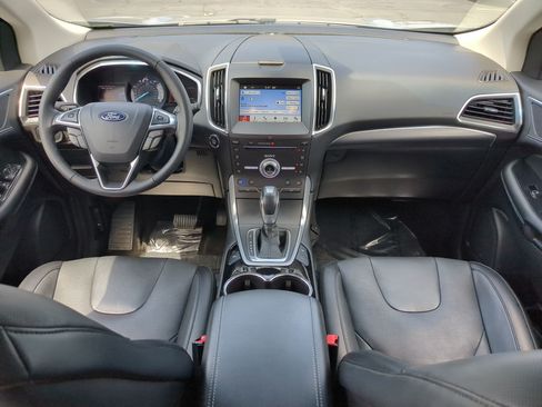 Used 2017 Ford Edge Titanium w/ Equipment Group 302A AWD/4WD image 31