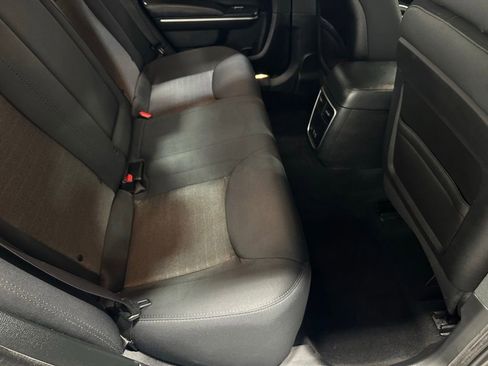 Used 2019 Chrysler 300 Touring RWD image 51