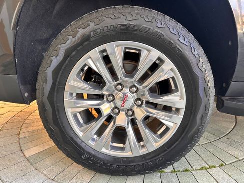 Used 2021 GMC Yukon XL SLT AWD/4WD image 39