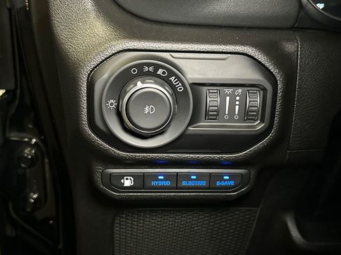 Used 2021 Jeep Wrangler Unlimited Sahara w/ Cold Weather Group image 21