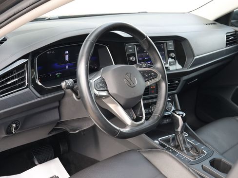 Used 2024 Volkswagen Jetta SE FWD image 13
